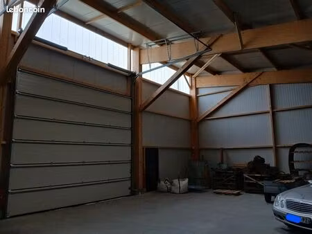 bâtiment industriel a louer 360m2