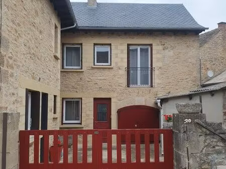 appartement 40m2 + rangements dans un garage + cour intérieure de 20m2