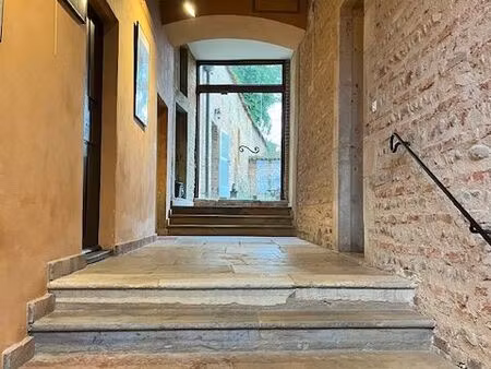 coeur de chatillon dans immeuble historique avec ascenseur et garage