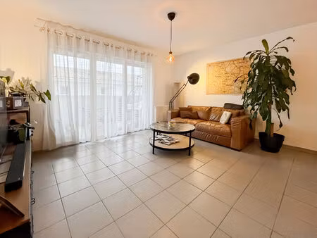 à vendre exclusivité : appartement 3 pièces avec balcon et parking à pessac alouette