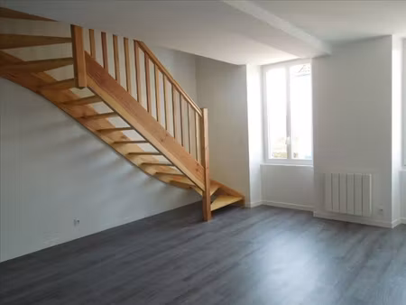 appartement t3 duplex - situe au 1 er etage