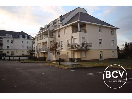 leves (28) appartement t3 lumineux avec balcon et parkings