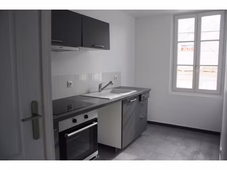 appartement rénové - 3 pièces - 2ème étage