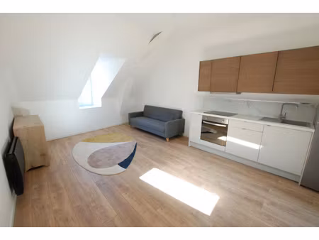 souillac :studio cosy en dernier étage à louer - 430eur