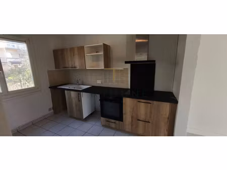 location maison t4 avec jardin bon-encontre