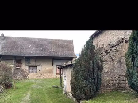 vends maison de village agréable