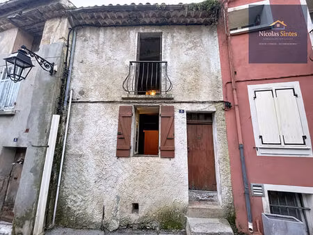 maison de village 5 pièces  72 m²  au coeur de la roquebrussanne.