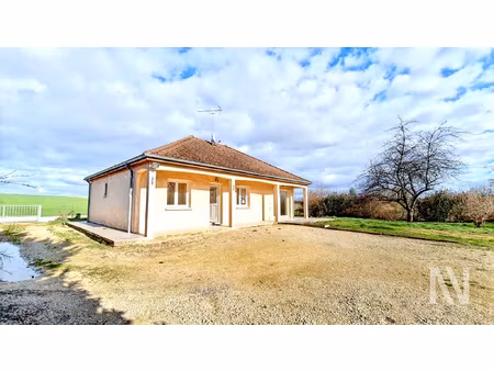 calme et tranquillité pour ce plain-pied de 2005