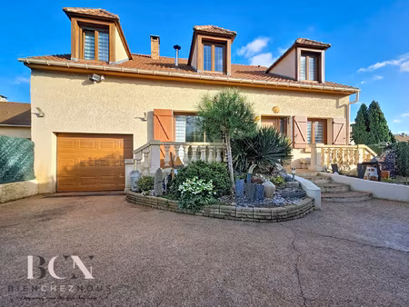 maison individuelle familiale 179 m2 + maison secondaire.