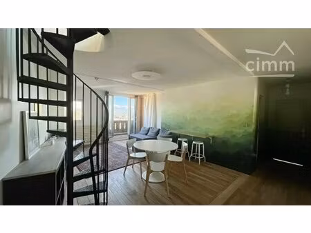 nanterre centre ville - duplex atypique aux derniers étages avec vue sur parc