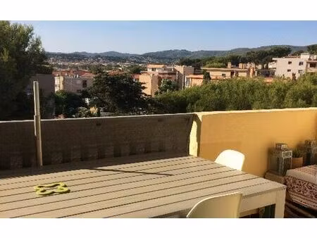 location appartement  m² t-3 à six-fours-les-plages  832 €