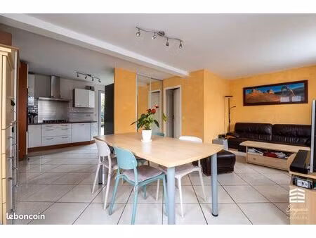 maison de plain-pied avec sous-sol complet à aménager