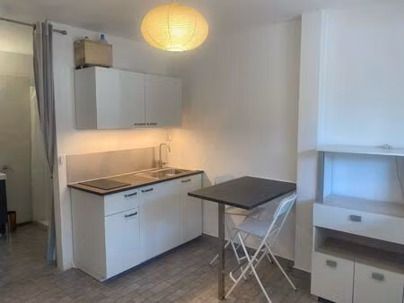 location appartement 1 pièce 16 m² à toulon (83000)