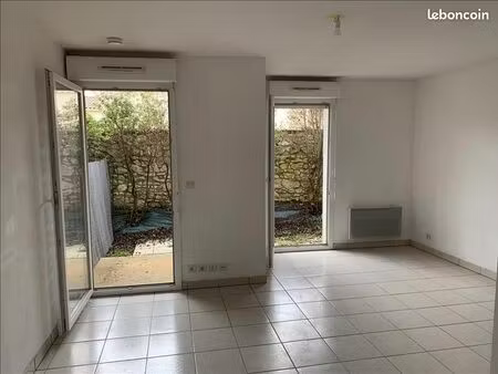 studio 1 pièce 27 m²
