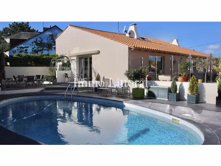 vente maison piscine aux sables-d'olonne (85100) : à vendre piscine / 284m² les sables-d'o