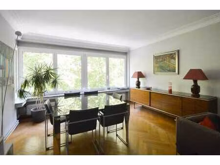 bel appartement deux chambres avec garage bd d'avroy liege