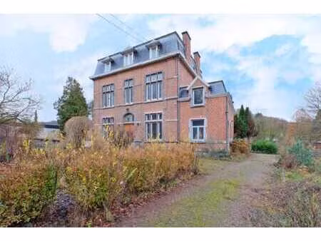 manoir en bord de meuse