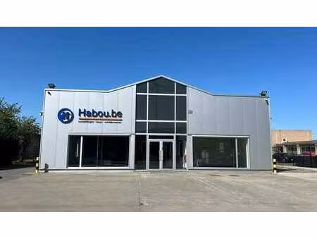 bâtiment d'entreprise à vendre dans la zone industrielle de