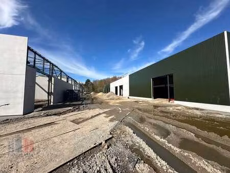 nieuwbouw kmo-unit van 360 m² met 150 m² kantoorruimte te...