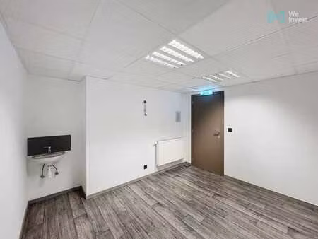 diverses cabinets médicaux idéalement situés avec ascenseur