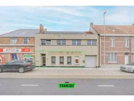 commerce à rénover avec espace de stockage à boezinge