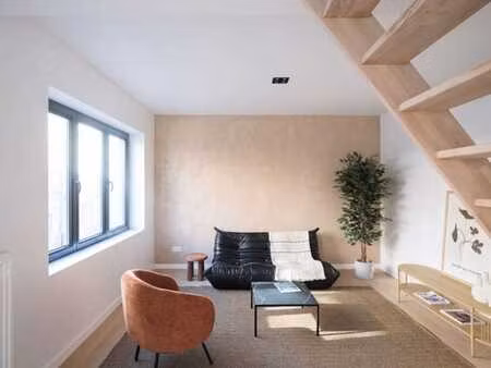 maison de ville rénovée avec style  idéalement située près d