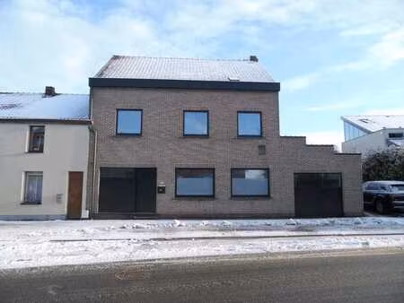 maison familiale rénovée avec situation centrale