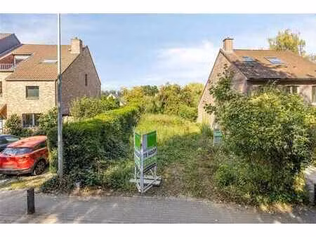 terrain à bâtir (4a 40ca) pour une maison 3-façades