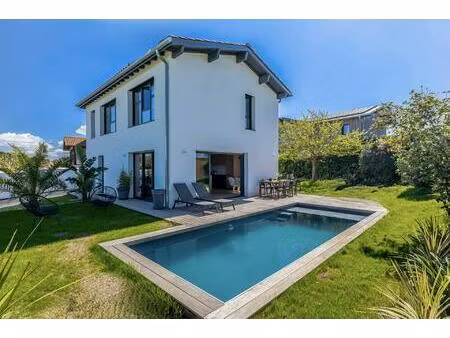 villa chiberta - commerces et plages à pied