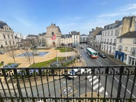 a vendre à vannes hyper centre appartement de prestige dernier étage 2 chambres 70m²