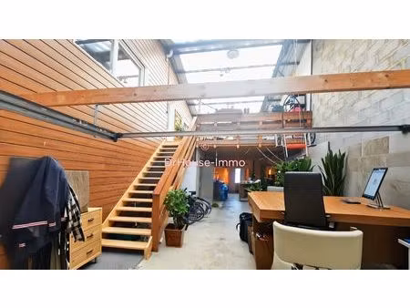 immeuble mixte à 2 pas de l'océan 2 appartements + atelier fort potentiel