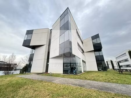 location bureau 3939 m² à saint-priest (69800)