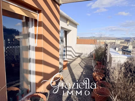 superbe appartement t5 dernier étage résidence de standi