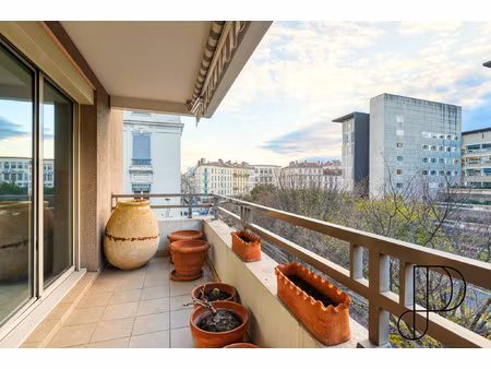 palais de justice / halles de lyon