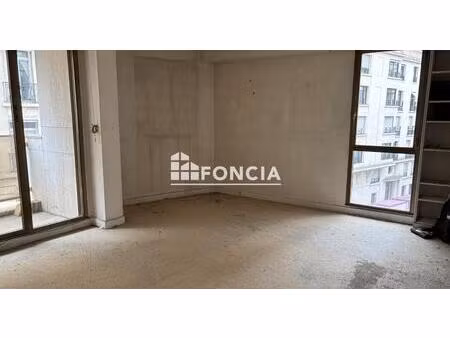 quartier gros caillou - rue de l'université 3 pièces avec ascenseur et gardienne