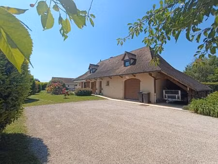 maison de caractère bressanne avec dépendances
