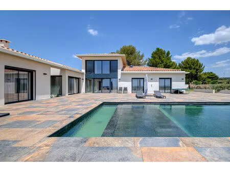 location maison 6 pièces 500 m² à aix-en-provence (13090)