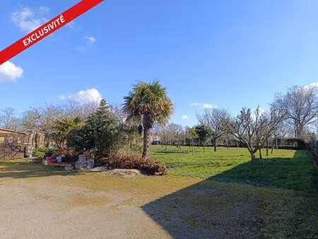 terrain constructible 840 m2  beaulieu sous la roche