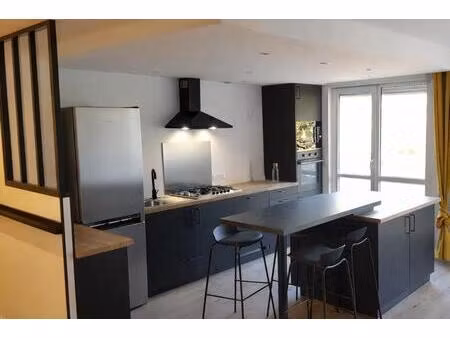 t4 clé en main rénové – balcon + 2 salles de bains – île de nantes république