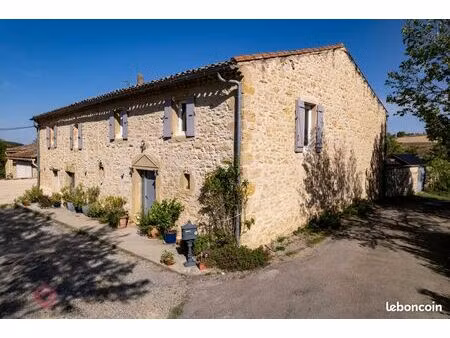 mas 8 pièces 253 m²