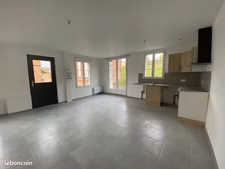 maison rénovée avec jardin -2 chambres-parking