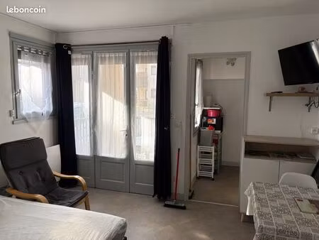 location à l'année studio meublé tout confort parking