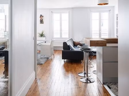 gallardon – centre-ville – t3 rénové 52 m² – stationnement privé