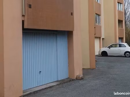 location garage plein pied