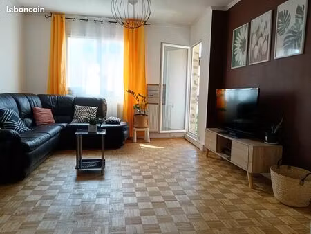 63 m2  centre ville  rer e