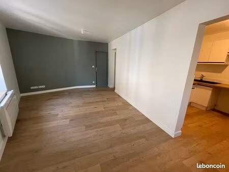 appartement rénové 52m2 plein centre challes proche chambéry
