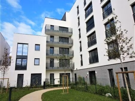 studio 1 pièce 31 m²