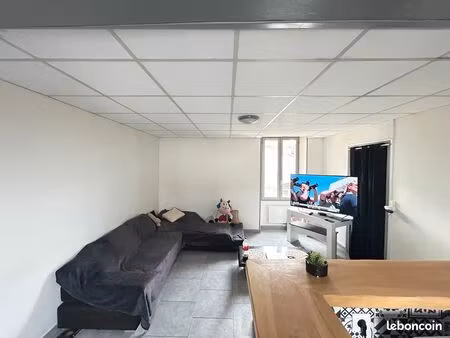 a louer rouillac centre   t3 en duplex