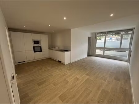 apt t4 70 m2 - cuisine équipée - parking - cave - quartier lonchamps