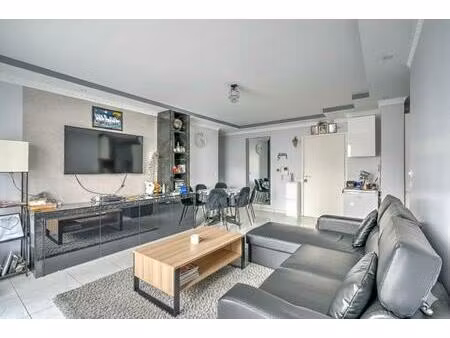 élégant 4 pièces rénové avec balcon